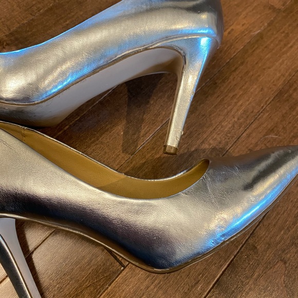 ✨HOST PICK✨ ASOS Silver Pointed heels - Picture 4 of 8